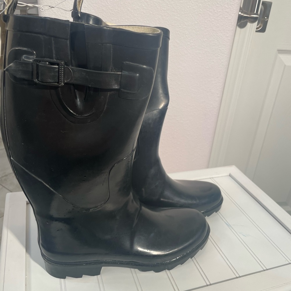 Rain boots